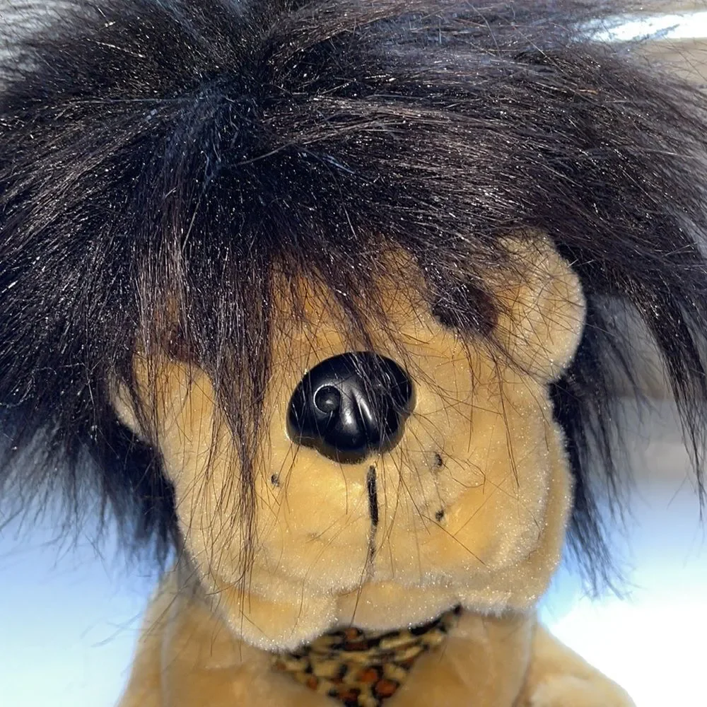 Kids of America 2009 animated Caveman lion plush/ plays‎ theme Addams  Family